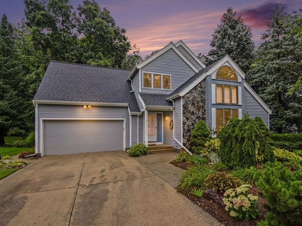 6039 Arroyo Vista Drive NE, Rockford, MI 49341