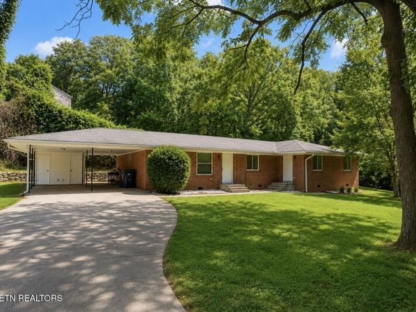 5800 Fountain Rd, Knoxville, TN 37918