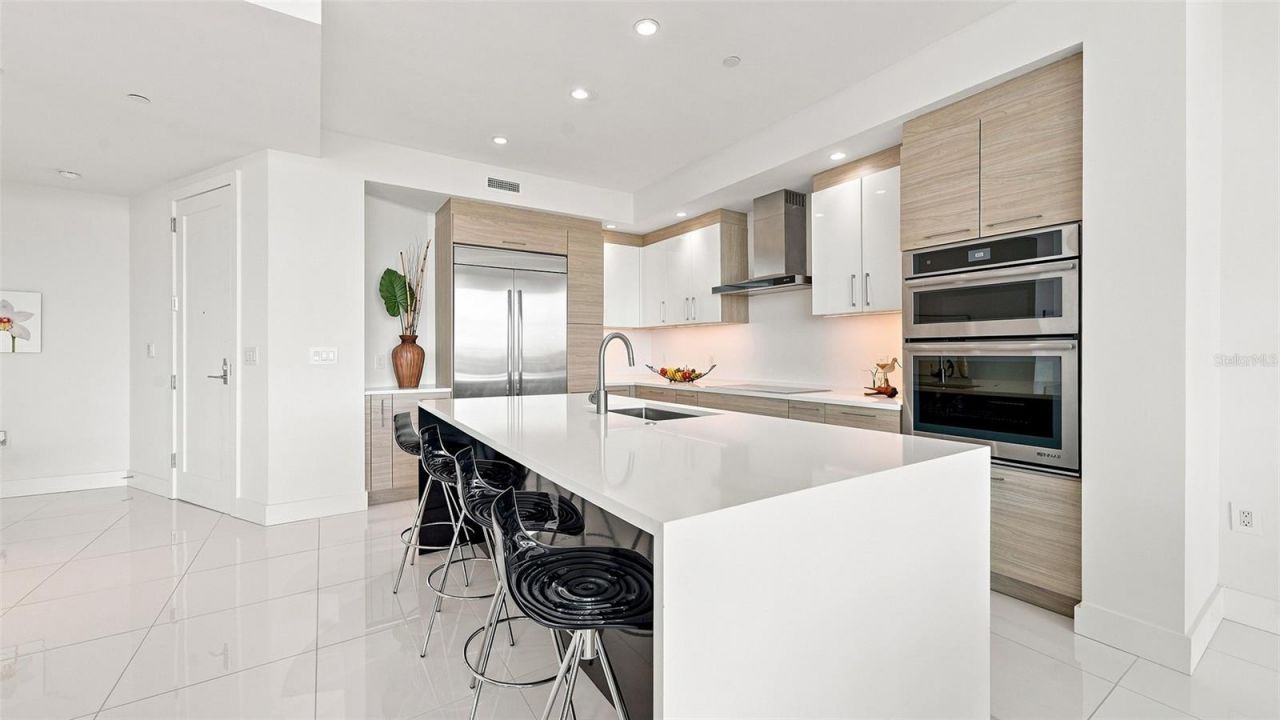 1155 N Gulfstream Avenue, Unit 308, Sarasota, FL 34236 Photo