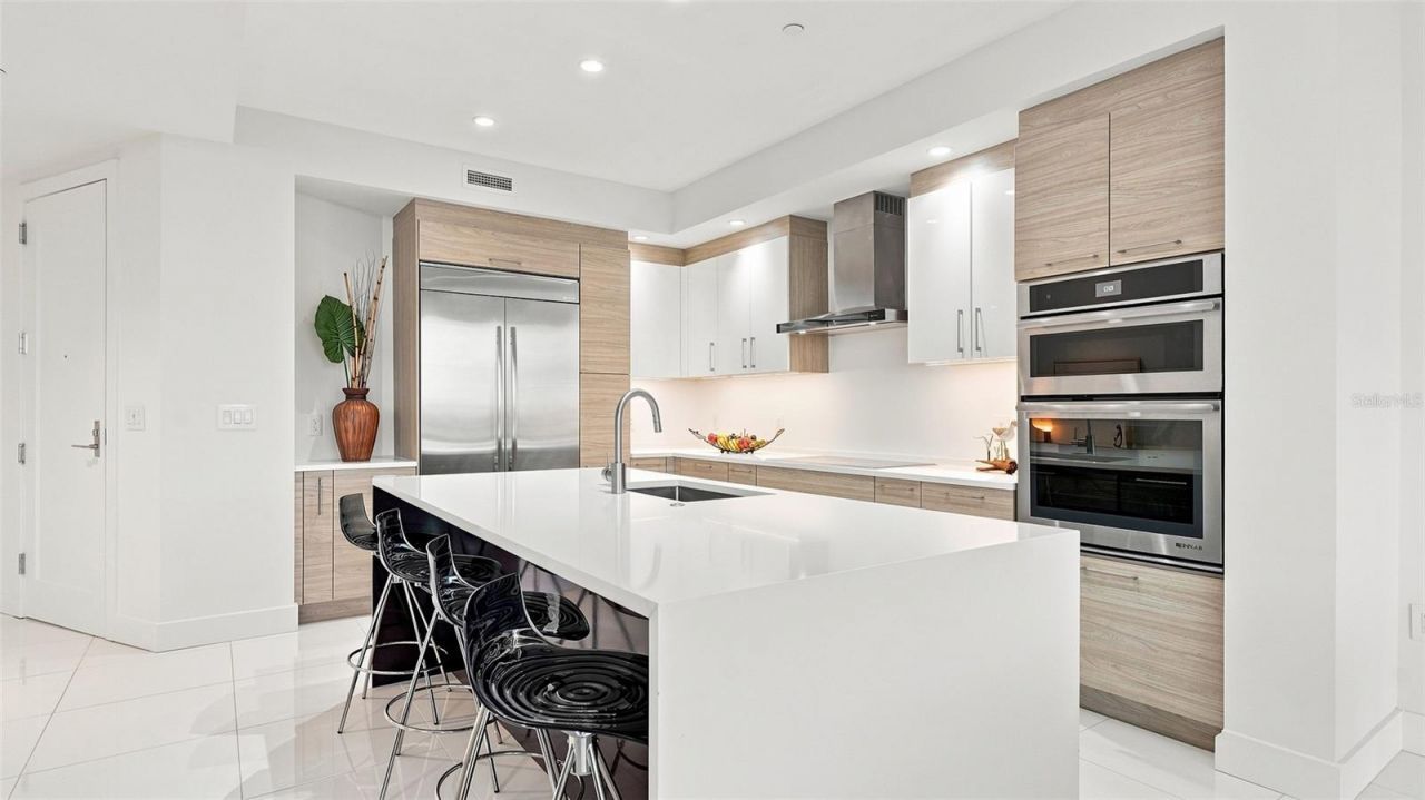 1155 N Gulfstream Avenue, Unit 308, Sarasota, FL 34236 Photo