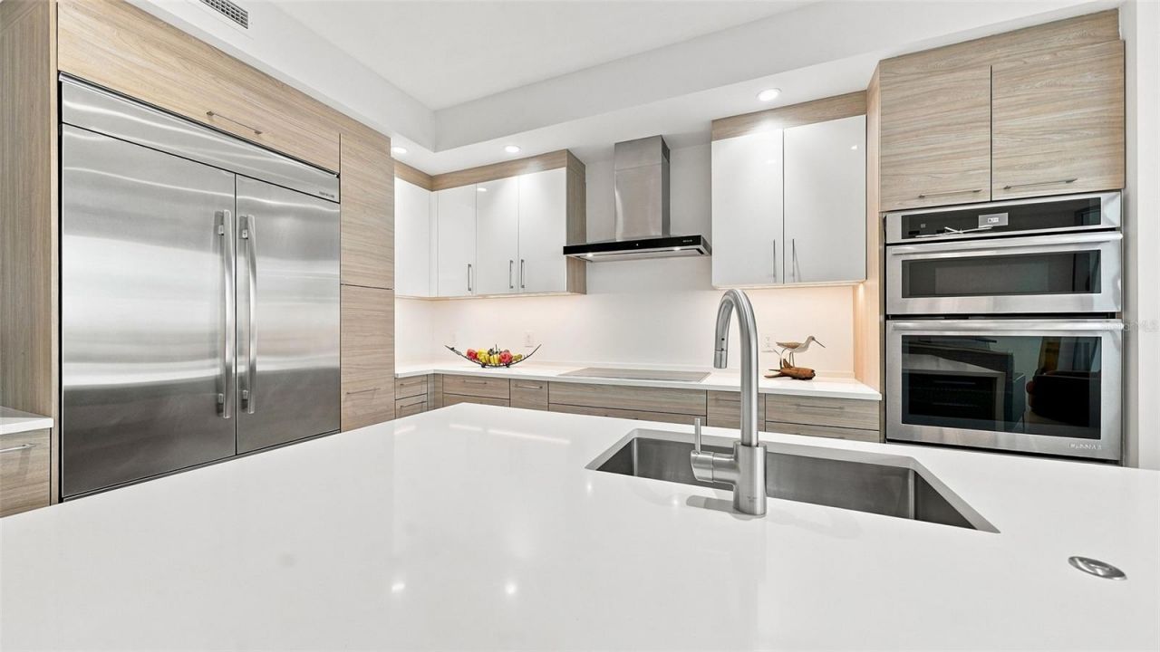 1155 N Gulfstream Avenue, Unit 308, Sarasota, FL 34236 Photo