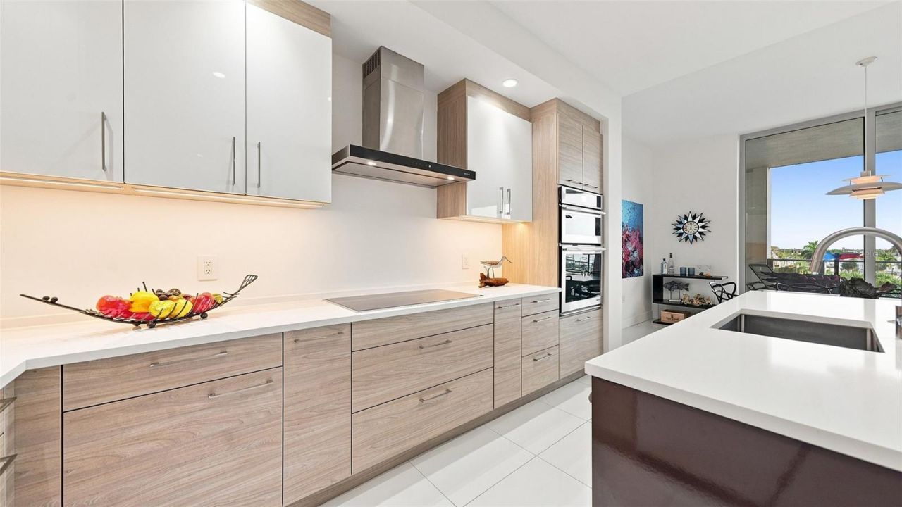 1155 N Gulfstream Avenue, Unit 308, Sarasota, FL 34236 Photo