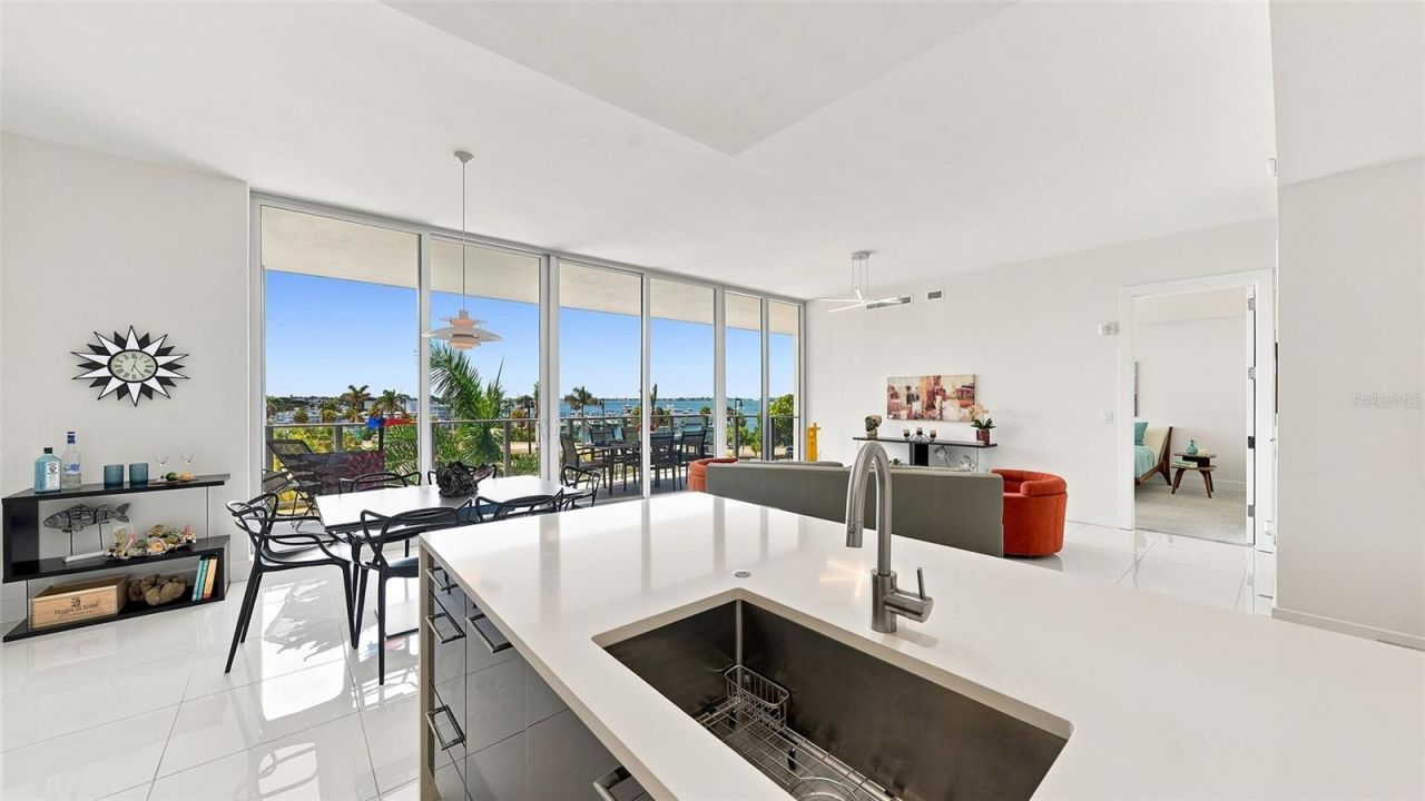 1155 N Gulfstream Avenue, Unit 308, Sarasota, FL 34236 Photo