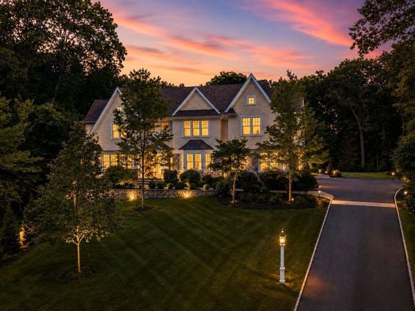 25 Holly Cir, Weston, MA 02493