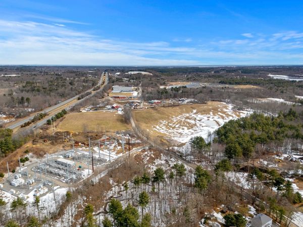 160 Haverhill Rd, Amesbury, MA 01913