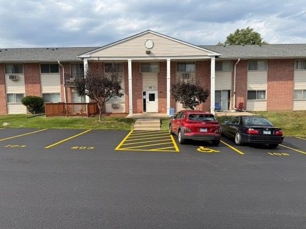 690 Marilyn Avenue , Unit 206, Glendale Heights, IL 60139
