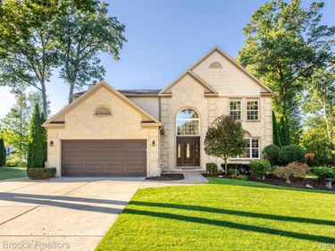 1950 Blue Stone Lane , Commerce Township, Mi 48390