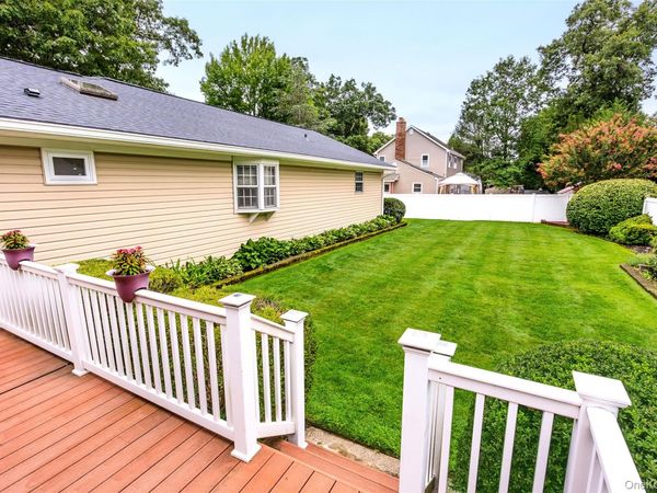 67 Broadway , Smithtown, NY 11787