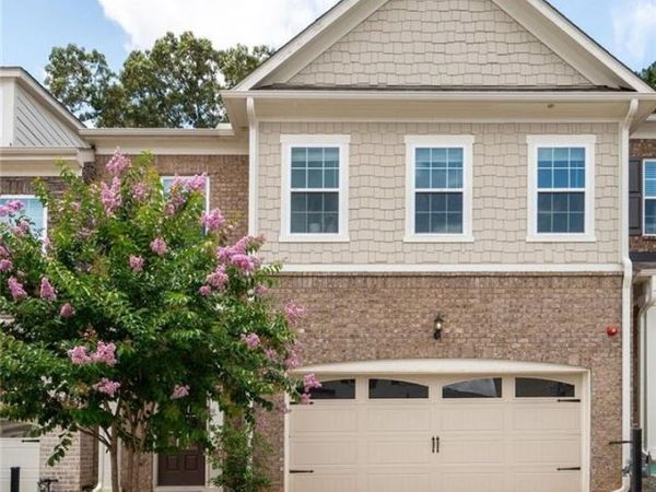 203 Holden Way , Woodstock, GA 30189
