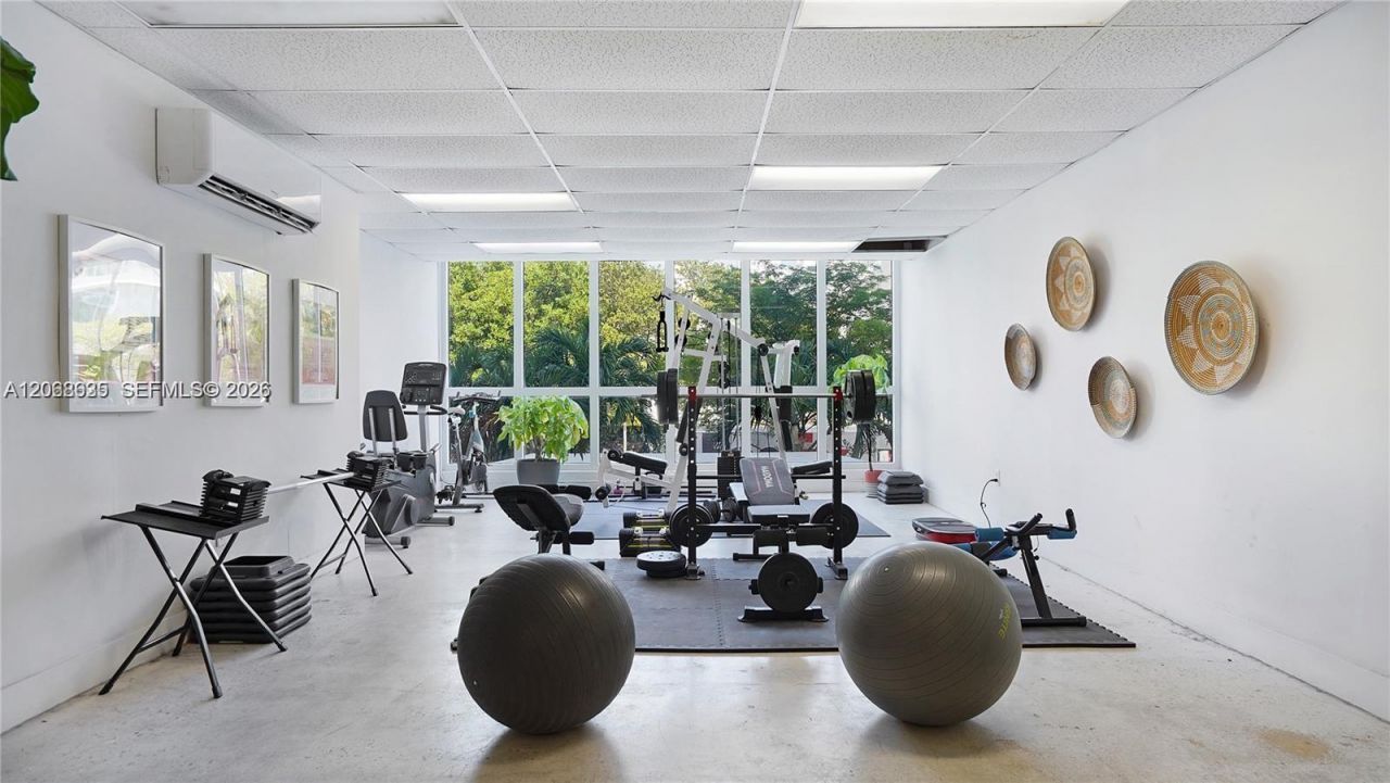 1750 James Ave, Unit 9J, Miami Beach, FL 33139 Photo
