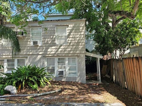 807 SW 4th St , Unit back, Fort Lauderdale, FL 33312