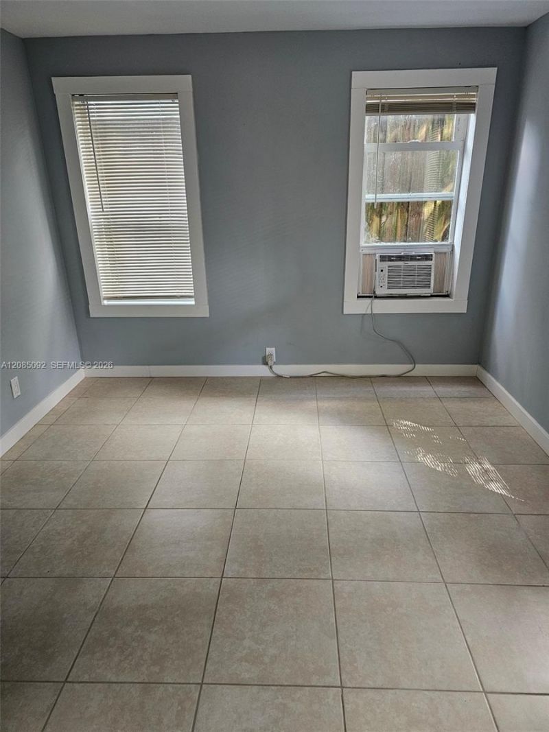 807 SW 4th St, Unit back, Fort Lauderdale, FL 33312 Photo