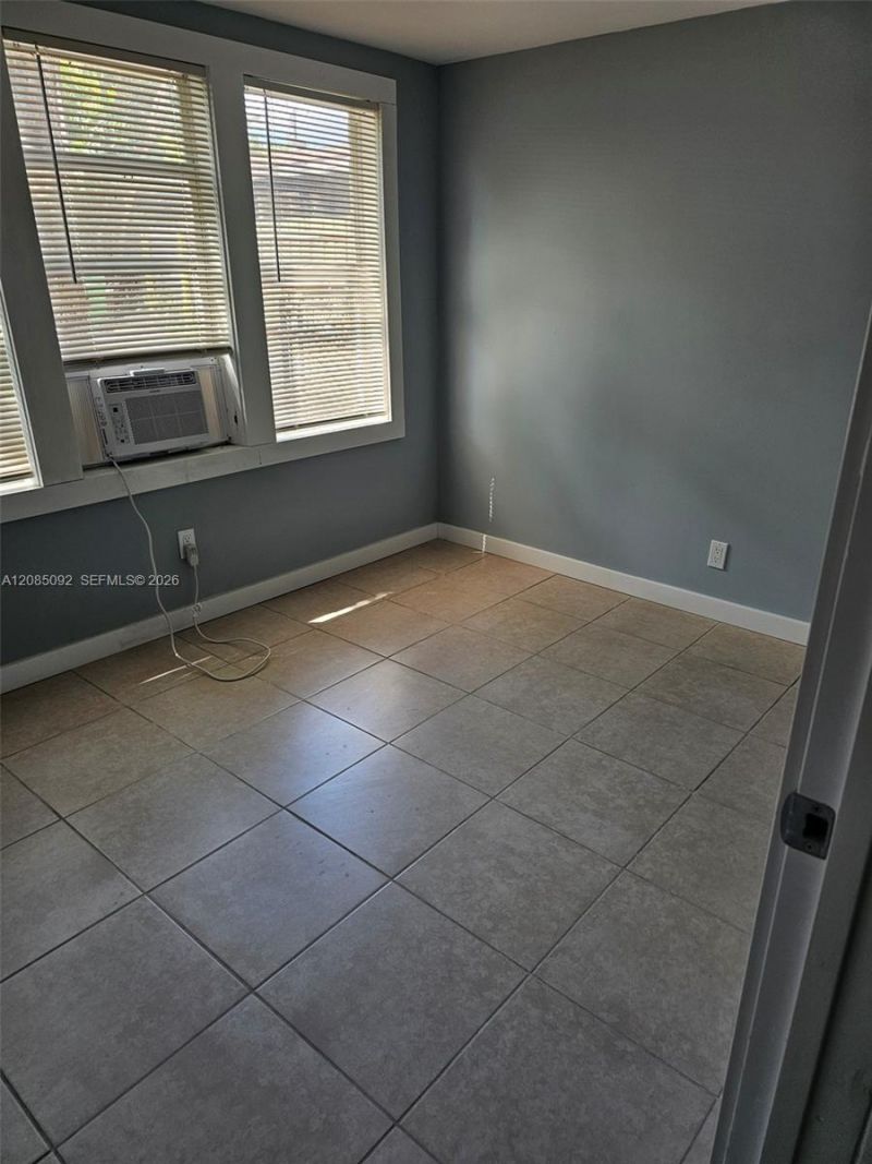807 SW 4th St, Unit back, Fort Lauderdale, FL 33312 Photo