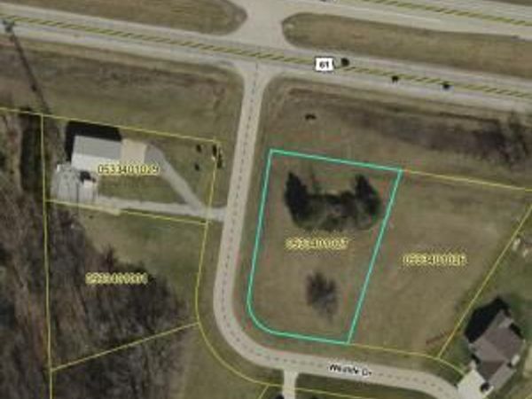 1517 Wildlife Drive , Blue Grass, IA 52726