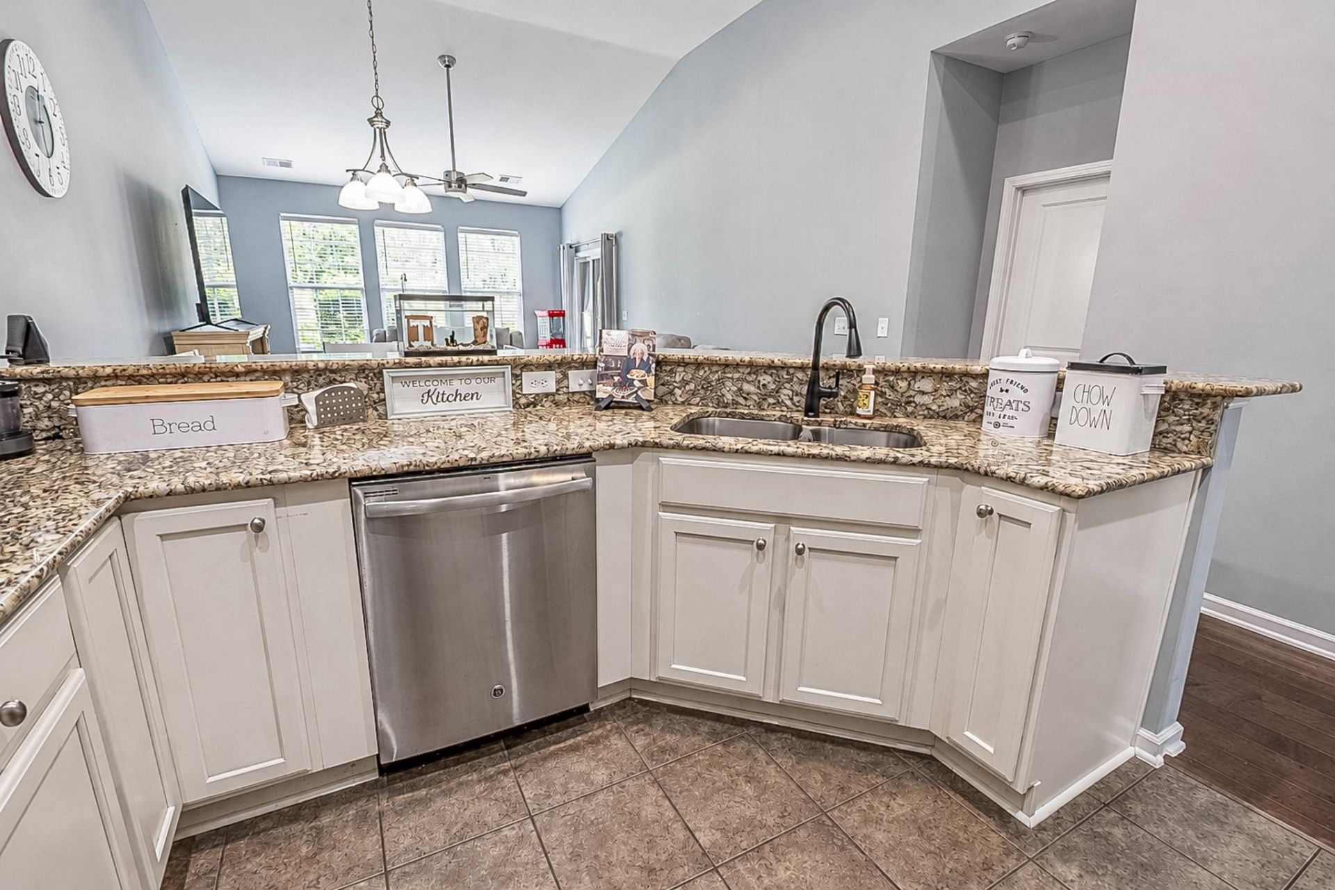 3318 Volterra Way Photo 10