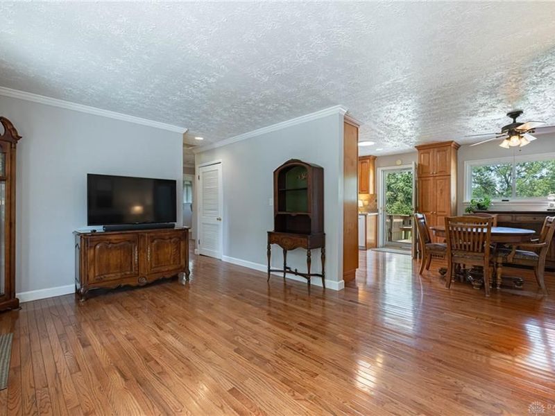 3588 Roselawn Drive, Beavercreek, OH 45430 Photo 6