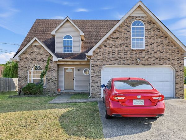 6000 Eden Ln, La Vergne, TN 37086