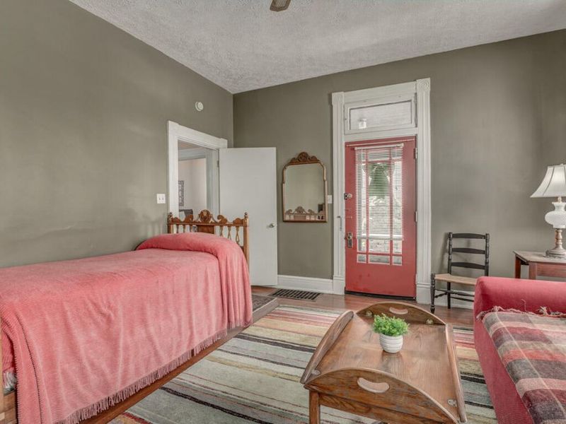 327 Lafayette Avenue, Bellevue, KY 41073 Photo 6