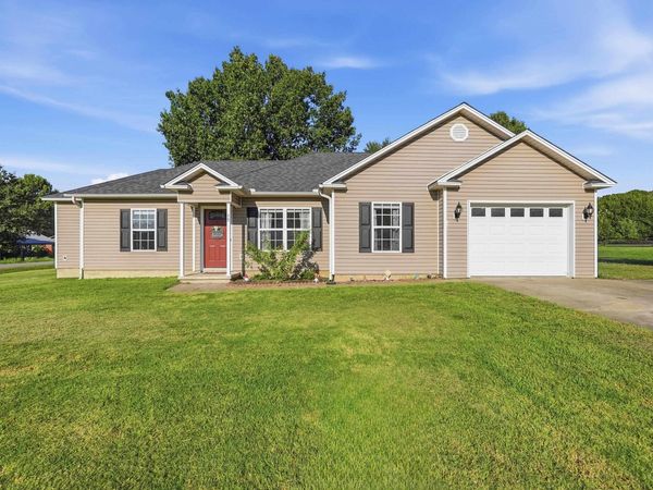 15 Griffin St, Ward, AR 72176