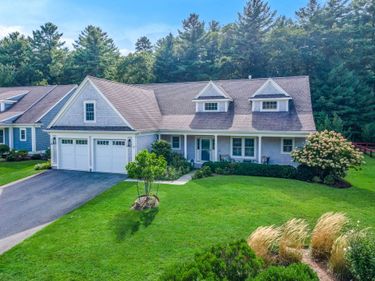 12 Fieldstone Dr, Mattapoisett, MA 02739