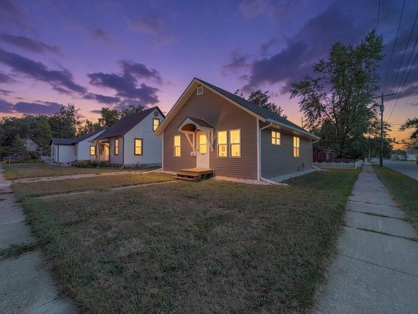 733 W GRANT STREET, Appleton, WI 54914