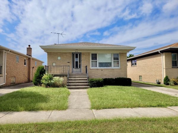 648 Escanaba Avenue , Calumet City, IL 60409