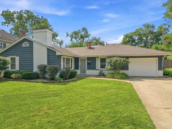 2010 Paddock Lane , Wheaton, IL 60187