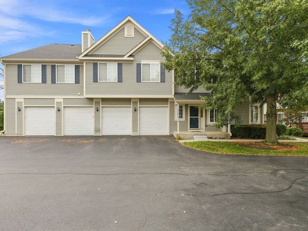 3 Windsor Circle , Unit A, South Elgin, IL 60177