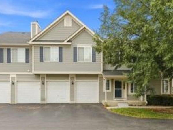 3 Windsor Circle , Unit A, South Elgin, IL 60177