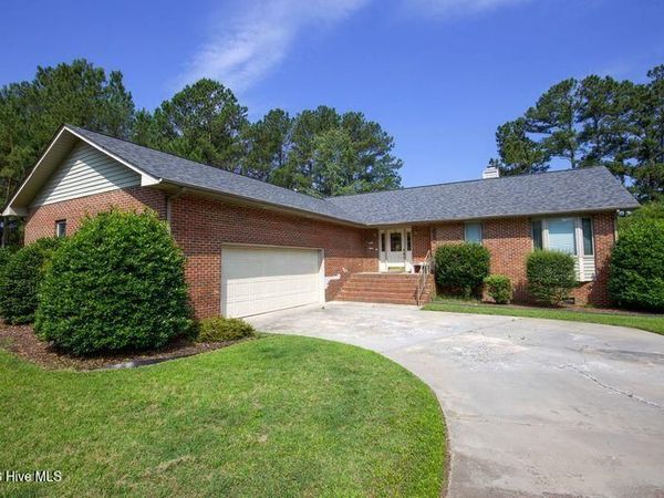 1205 Greenbriar Drive , Vass, NC 28394