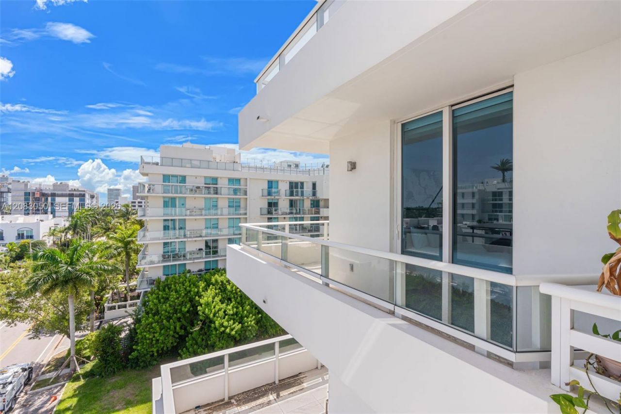 1170 101st St, Unit 601, Bay Harbor Islands, FL 33154 Photo