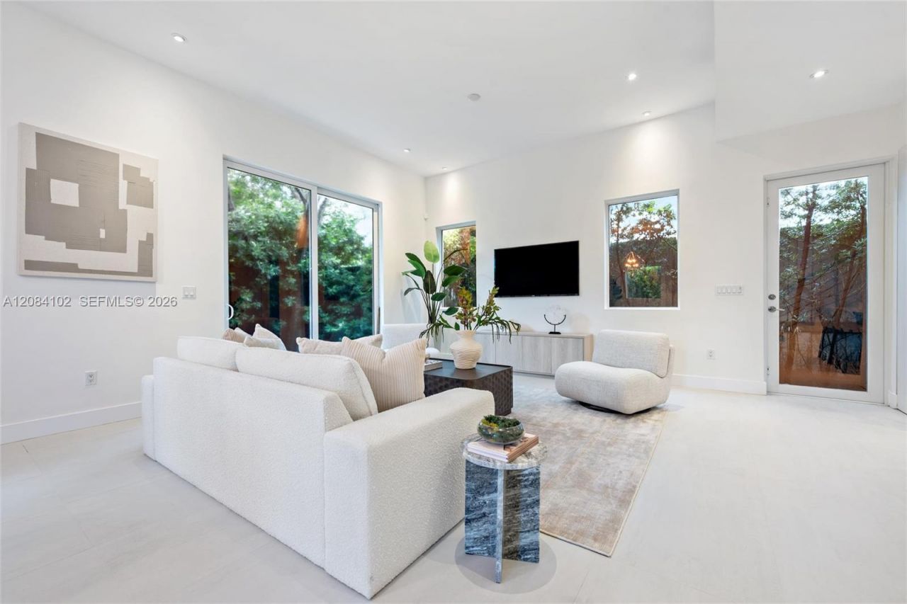 1622 SW 30th Ave , Miami, FL 33145 Photo