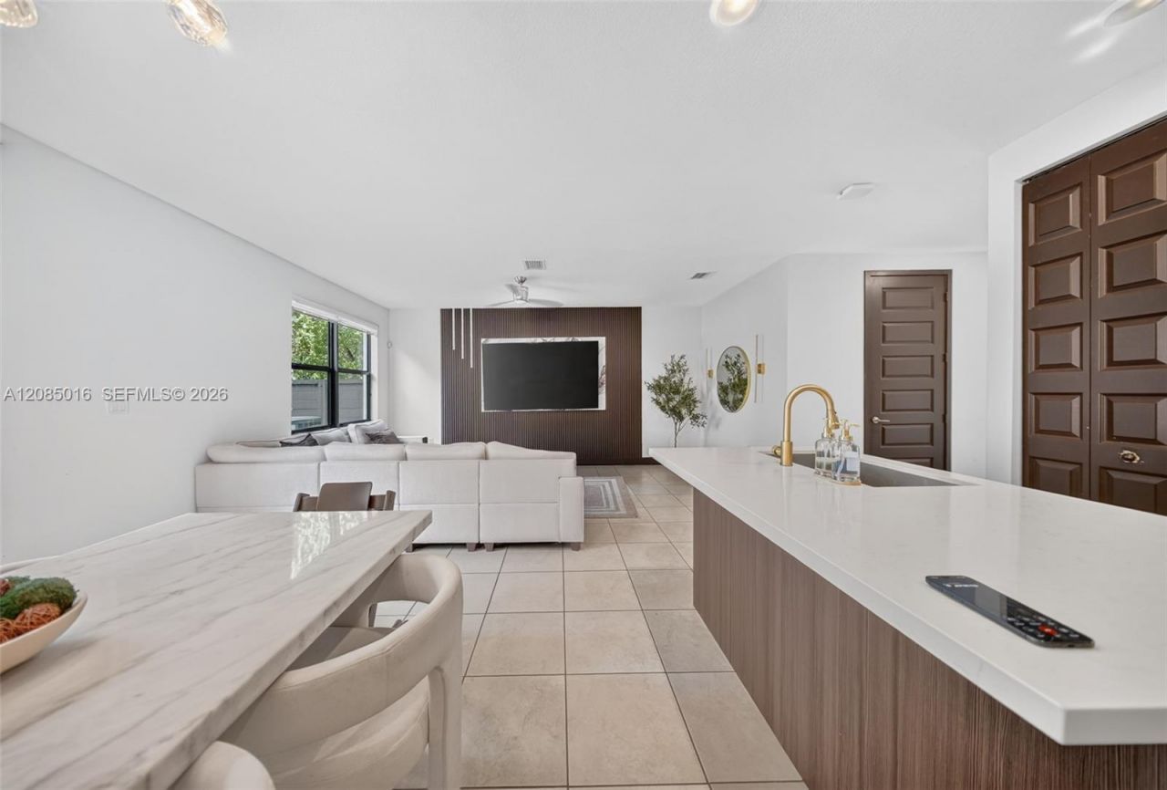 15490 NW 91st Ct , Miami Lakes, FL 33018 Photo