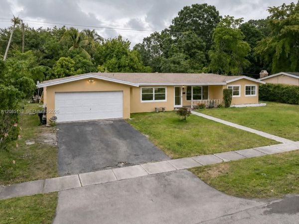 890 NW 65th Ave, Plantation, FL 33317