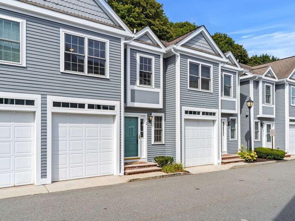 201 Main St, Unit 2, Woburn, MA 01801