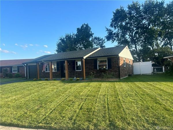 2478 E Foxchase Court, Troy, OH 45373