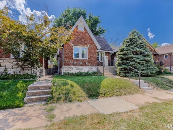 3820 Burgen Avenue, St Louis, MO 63116