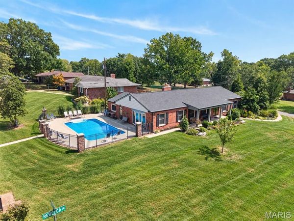 10636 Rebecca Drive, St Louis, MO 63128