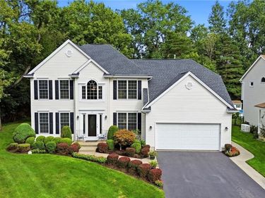 15 Brenridge Dr , East Amherst, NY 14051