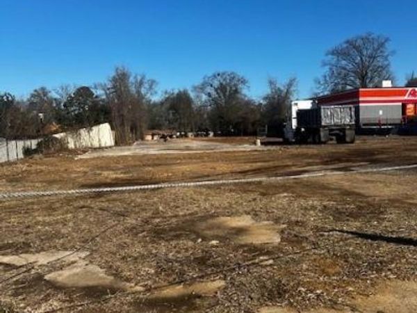 3444 Greenwood Road, Shreveport, LA 71109