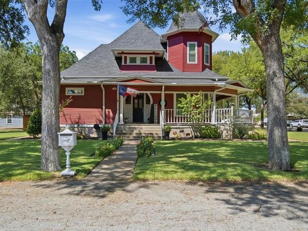 700 Cherry Street, Graham, TX 76450