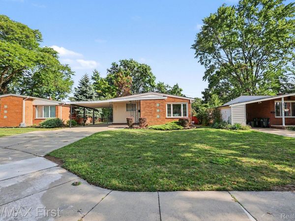 22437 Sunnyside Street , St Clair Shores, Mi 48080