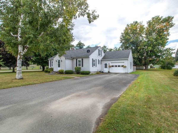 211 Bluff Road, Newport City, VT 05855