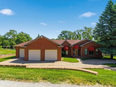 19241 HAWTHORNE Avenue, COUNCIL BLUFFS, IA 51503