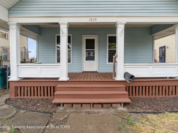 1809 Maplewood Avenue, Lansing, MI 48910