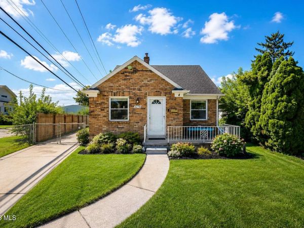 3278 Escott Avenue , Toledo, OH 43614