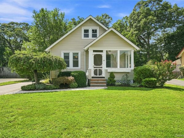 56 Washington Avenue , Amityville, NY 11701