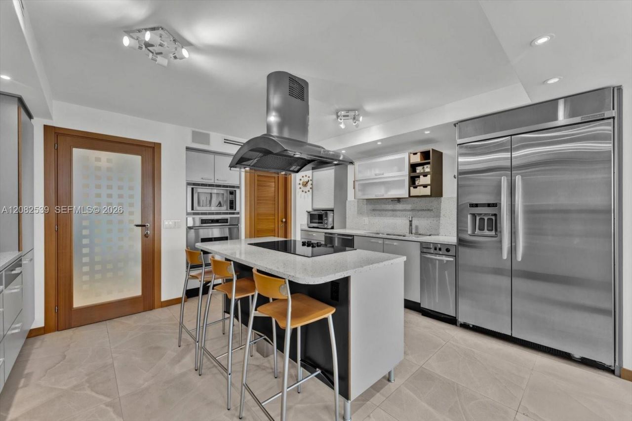 2 Grove Isle Dr , Unit B1709, Miami, FL 33133 Photo