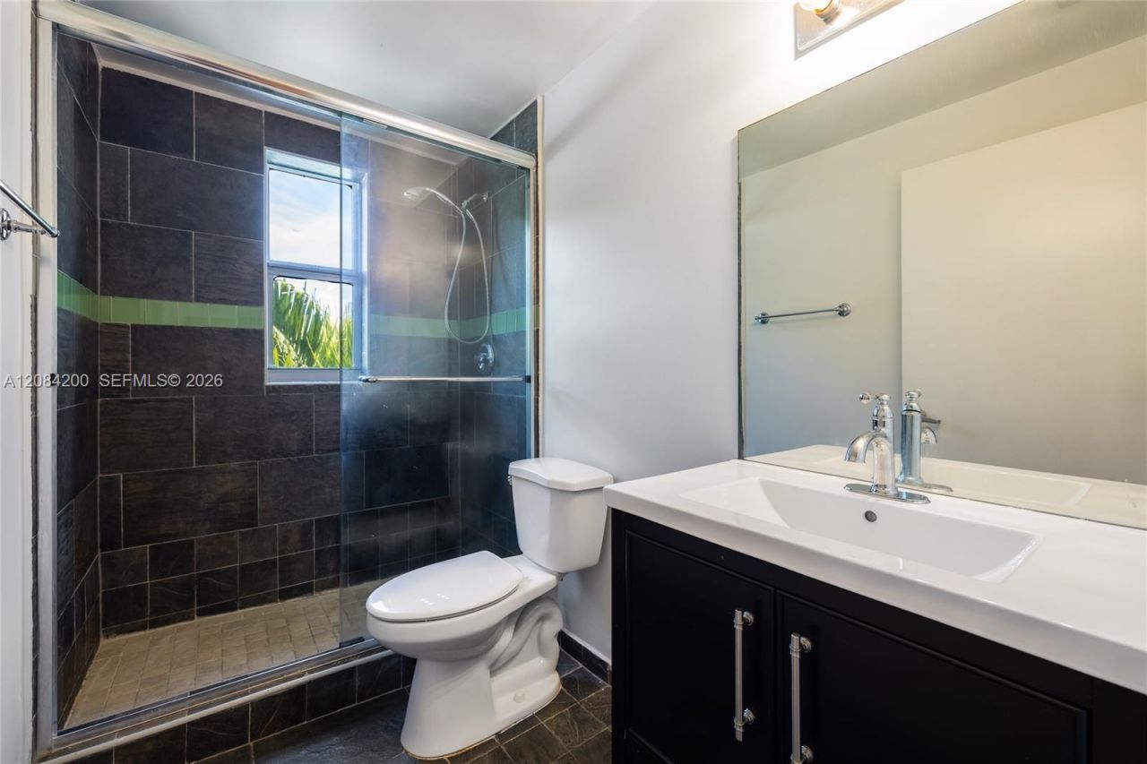 1542 Drexel Ave, Unit 302, Miami Beach, FL 33139 Photo