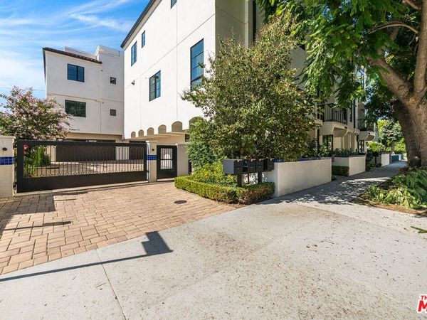 10610 W Kareen Court, Toluca Lake, CA 91602
